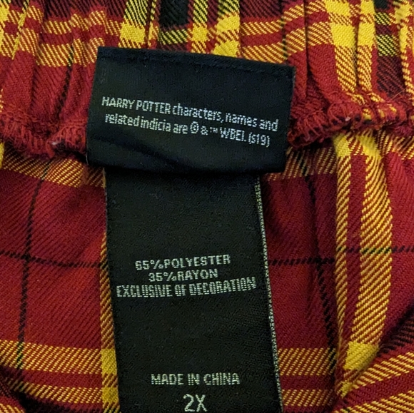 Harry Potter Gryffindor Pleated Plaid Skirt - Picture 6 of 9